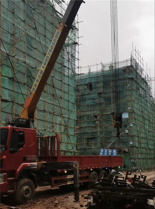 青云谱区“慢工细活”—— 吊车的 “微动控制” 技术